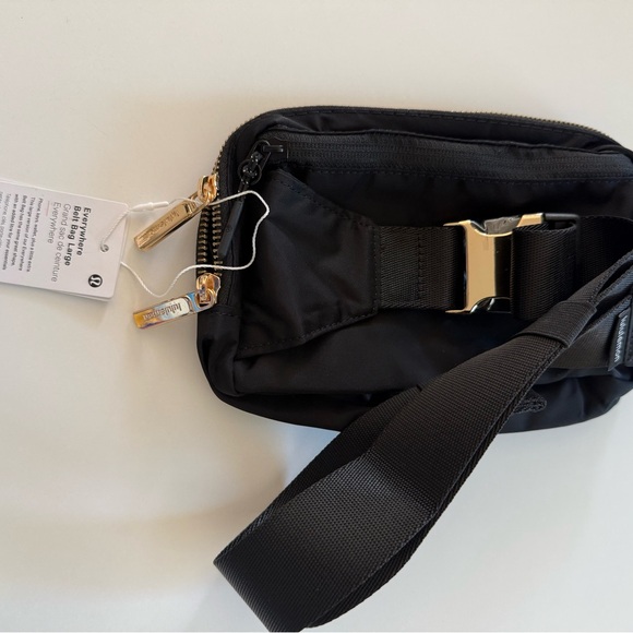Lululemon Everywhere Belt Bag Large 2L Metal Hardware - Picture 6 of 7